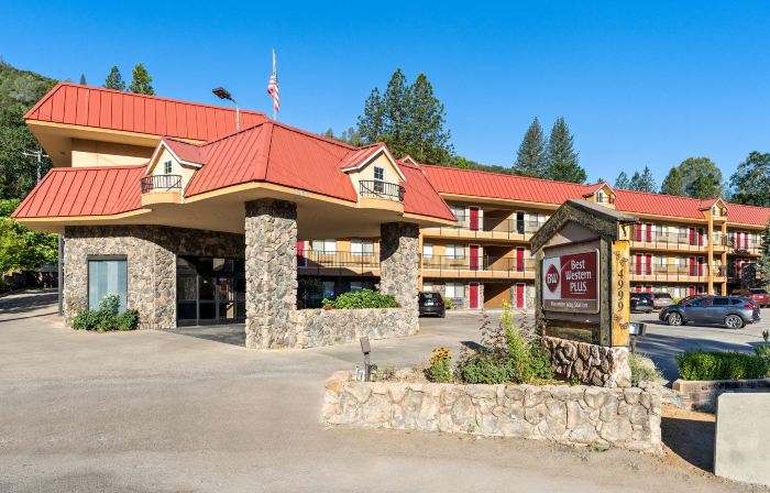 Best Western Plus Yosemite Way Station Motel