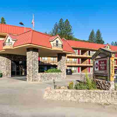 Best Western Plus Yosemite Way Station Motel Hotel Exterior