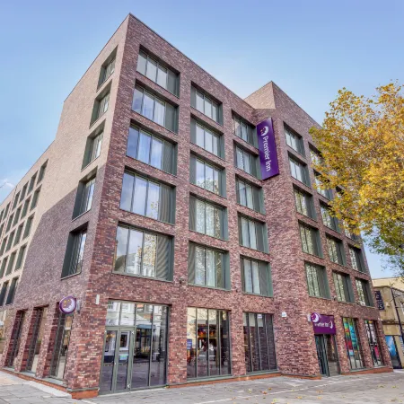 Premier Inn Swindon Town Centre