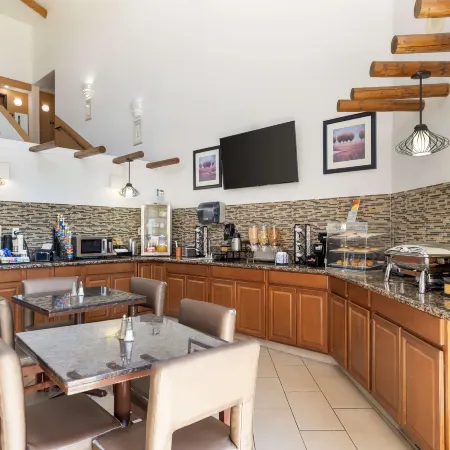 Best Western Kiva Inn