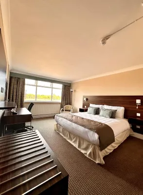 Palms Hotel & Retreat By Palette London Romford Hotels near Cathedral of St Mary & St Helen