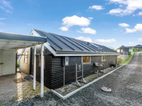 "Aksinja" - 250m to the Fjord