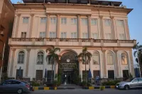 Al fouad palace and grand pyramids view