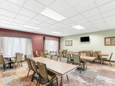 Best Western Holiday Manor Hotels in Newton