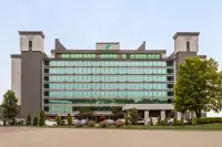 Holiday Inn NASHVILLE DOWNTOWN - STADIUM by IHG فنادق في 