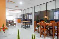 Hotel Magellona Makassar Mitra RedDoorz Hotels in Bezirk Makassar