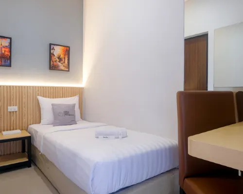 UpCity Express Hotel Semarang by Pillow Hotels in Banyumanik
