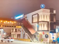 CS Junction Point - Double Deluxe Room DDR Hotels in Bahau