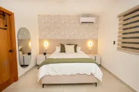 10Min Airport & Homs - Dream Stay - Pool & Gym