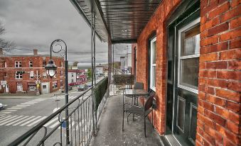 Downtown Sherby - Central, Parking, King Bed, Sleeps 3