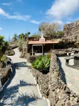 Large Heated Pool, Hot Tub, Bar, Games Room, Gym, 2 Caves, New Outdoor Kitchen