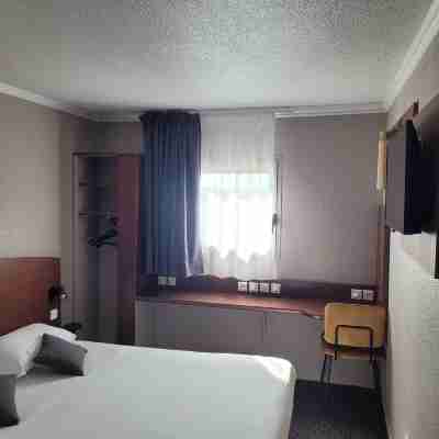 Hôtel Kyriad Direct Arles Rooms