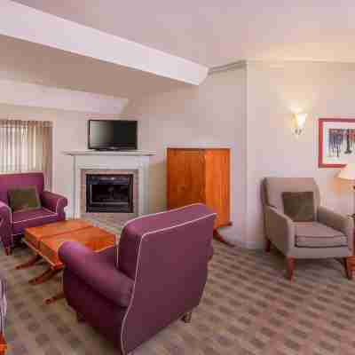 Sheraton Springfield Monarch Place Hotel Rooms