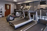 Fairfield Inn & Suites Cedar Rapids - Phòng tập thể hình