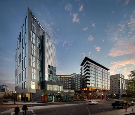 Hyatt Place Boston/Seaport District Отели рядом с достопримечательностью «Фанеил Холл Маркетплас»