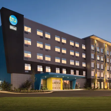 Tru by Hilton Lancaster East