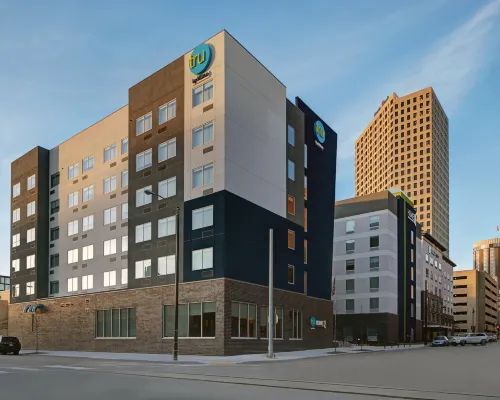 Tru by Hilton Milwaukee Downtown Hotels near Riverside Theater