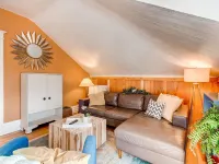 Charming Carriage House in Capital Hill