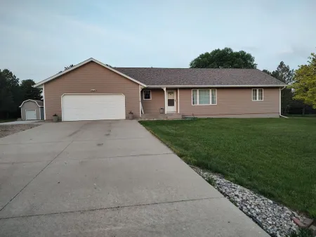 Yankton home close to the lake
