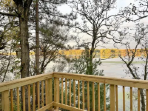 The BL Cottage - Lake Getaway with Panoramic Views, near Cascade Mountain 馬凱特縣酒店