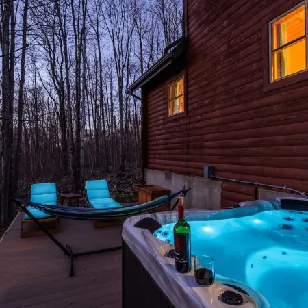 Driftland Cabin – hot tub, pizza oven, kayak