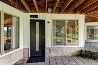Modern Comfort Apt Near Historic Snohomish