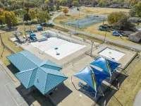 Gameroom/Theatre room-7 Tv's-6 Beds-Spacious Kitchen-Air Hockey-PingPong-Arcade