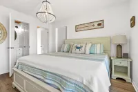 3CooksVacations 'The Sandlot' -Canal Home + Boat Dock in Ocean Isle Beach, NC