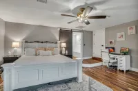 Lake Belton Get Away with Amazing View Rent Two Nights Get One Free in April