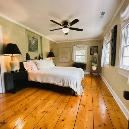 Beaufort Old Point Artist Suite