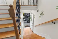 Contemporary 3bds near NYC / EWR with free parking