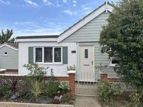 A stunning 3 bedroom property with sea views and direct access to the beach. Hotels in Hemsby