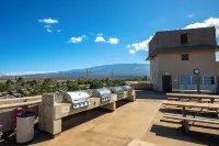 Great Location & Oceanview! Steps to the Beach, King Bed, Pool, AC