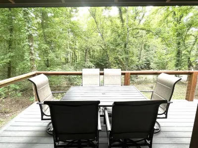 Hillbilly Paradise ~ Brand New Cabin on the Mulberry! Hotels in der Nähe von Phipps Branch Waterfall