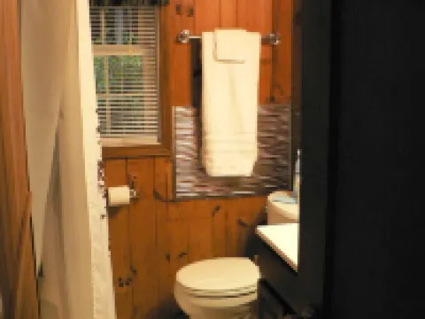 Three Cub Cottage in historic Flat Rock Hoteles en Flat Rock