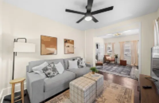 Charming 1-bedroom house with WiFi, AC in peaceful Cleveland 3215