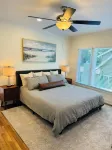 NEW! Charming Pet Friendly Modern Cottage in the Historic District of Saugatuck!