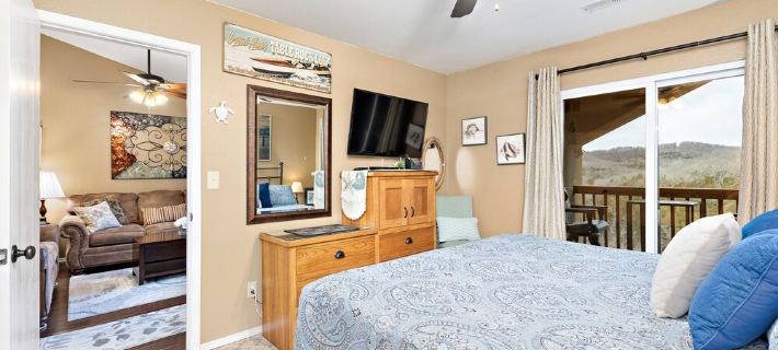 Stunning Lake View Penthouse - Pool - Close to SDC Hotels in Indian Point