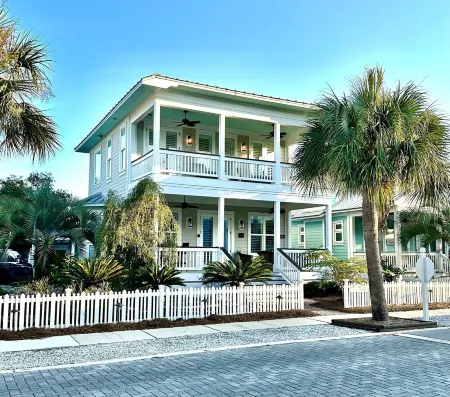 Florida Oasis-Steps to Beach-Pool-4 Beach Loungers-optional golf cart
