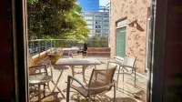 Discover Atlanta: Pet-Friendly with FREE Parking in a Walkable, Central Locale!