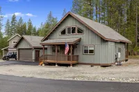 Snowshoe Inn - King Master - Hot Tub - Fire Pit - Trails - Community Pool
