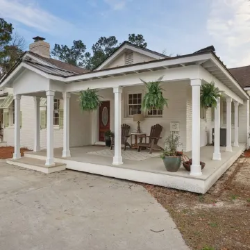 Stunning Lake Moultrie Estate on Deep Water