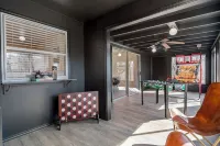 GameRoom, Trail access seconds away, cozy!