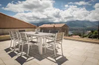 Fantastic apartment with sea view, pool and private terrace