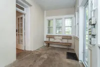 Peaceful Country Hideaway on the Edge of Lawrence - Minutes to Mass Street!