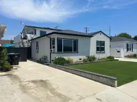 Nice two bedroom home near, beach, So-fi & LAX Hotels in Del Aire