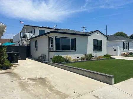 Nice two bedroom home near, beach, So-fi & LAX