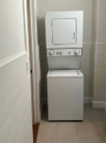 Five Star Charmer! Great Location Downtown & Stadium! Parking too!