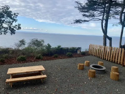 Victoria View Bluffs - Impeccable oceanfront home with spectacular ocean views Hotels near Landing Park