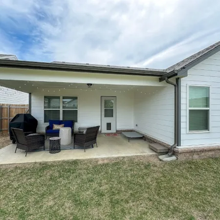 Minutes from Tulsa!  Come relax with the family in this pet friendly home
